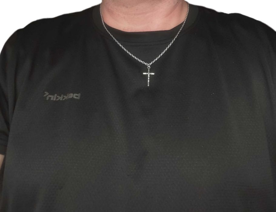 Naszyjnik ankier 55 cm 3 mm + krzyżyk 3 × 1,5 cm + pudełko prezentowe