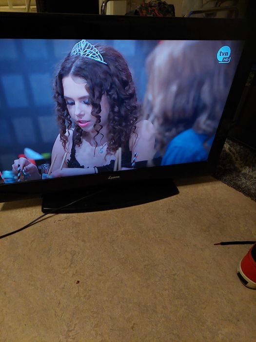 Sprzedam TV 32 CALE LUXOR