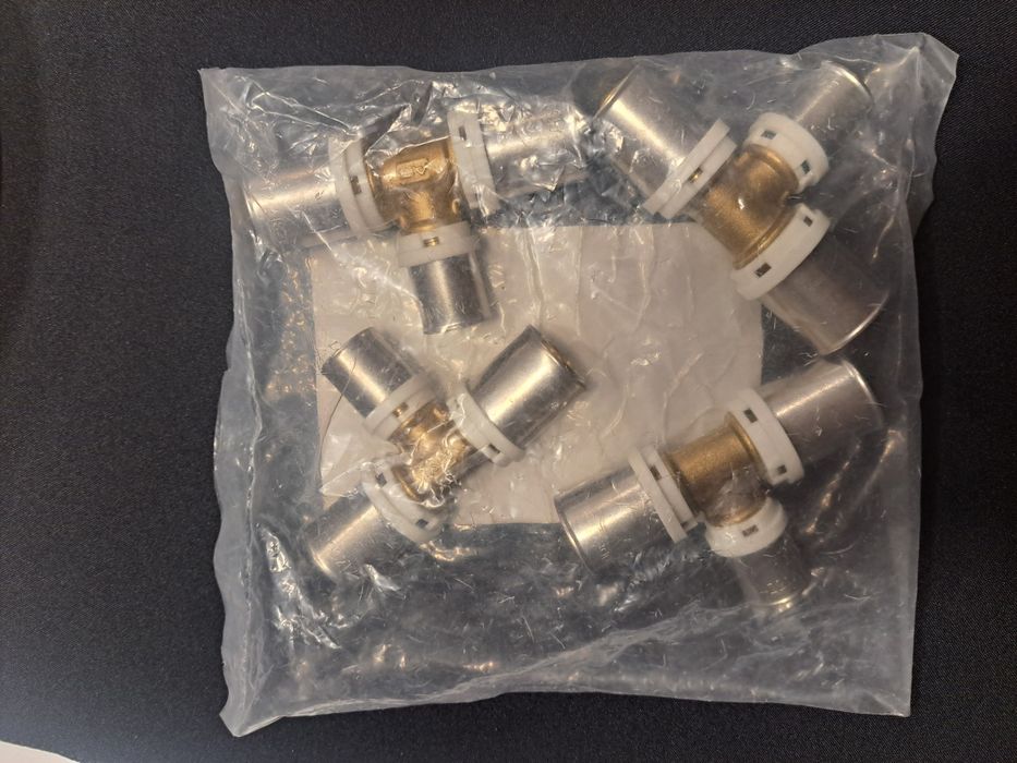 Trójnik QIK Zaprasowywany redukcja mosiądz 26 mm x 20 mm x 26 mm (