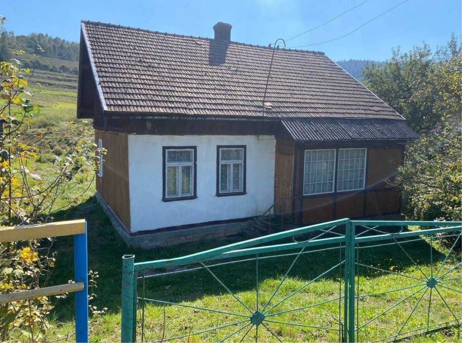 Продається будинок із земельною ділянкою 30 соток, 1 км від Східниці