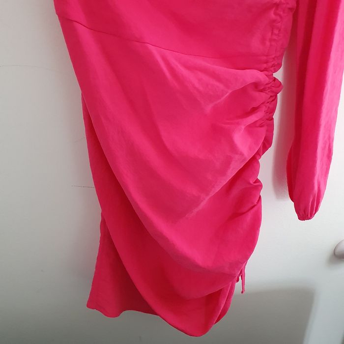 Nowa sukienka na jedno ramię Reserved 34