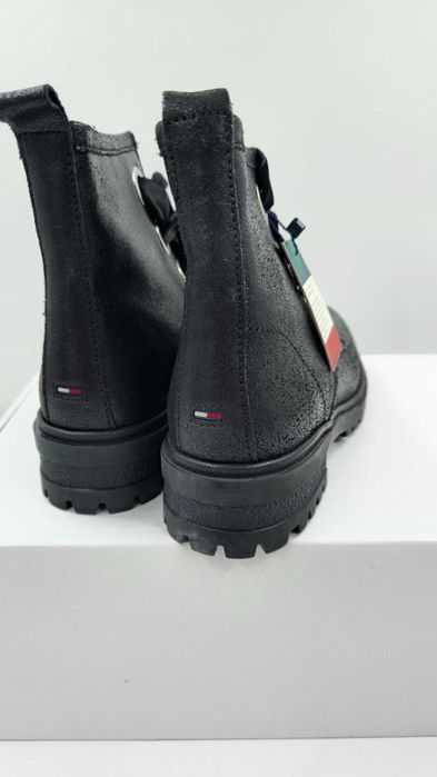 Damskie  botki skórzane  Tommy Hilfiger  czarne  R.38  TO86R