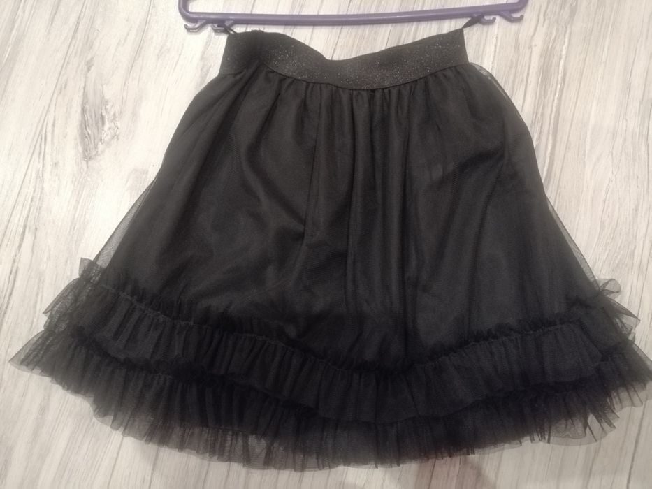 Czarna spódniczka