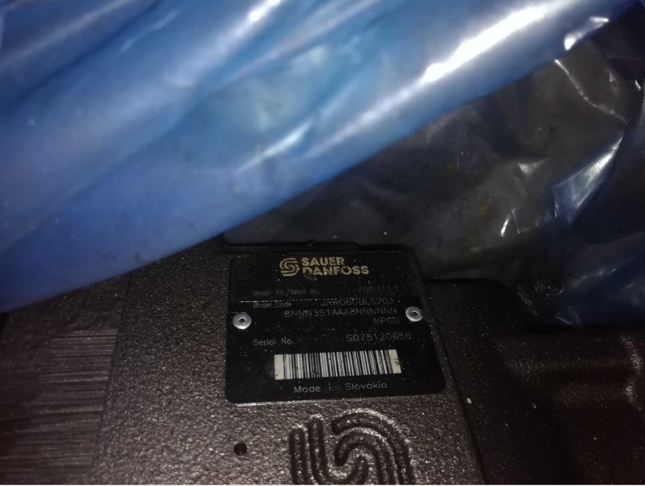 Гідравлічний насос 7003113