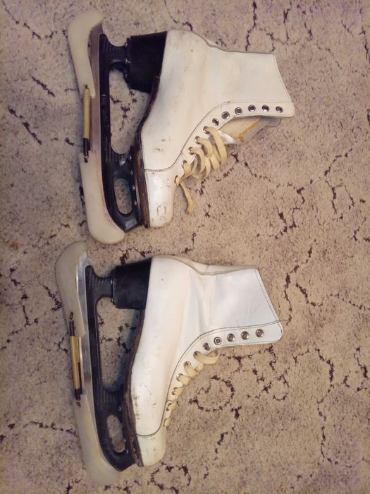 Ковзани, р. 38. (Коньки)