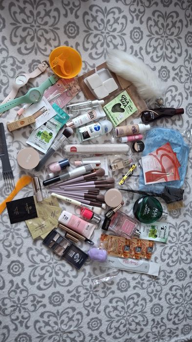 Zestaw kosmetyków damskich