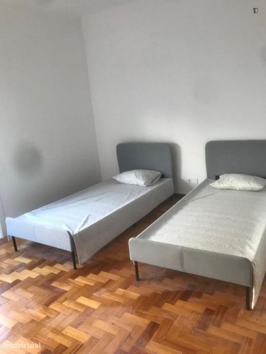 Quarto - localizado em Cedofeita Porto