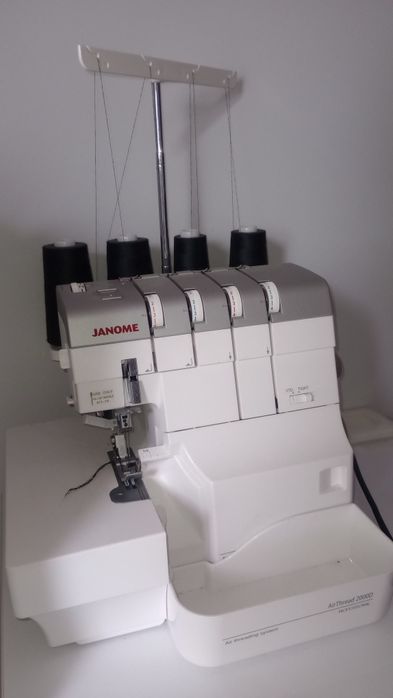 Overlock Janome AirThread 2000D