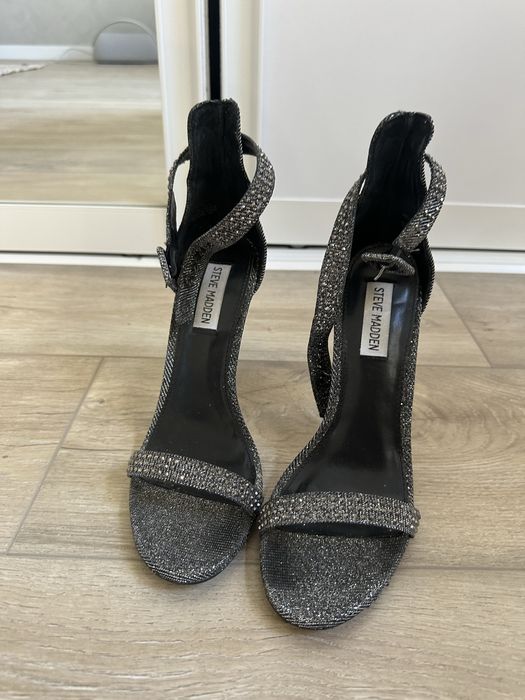 Босоніжки з камінцями Steve Madden
