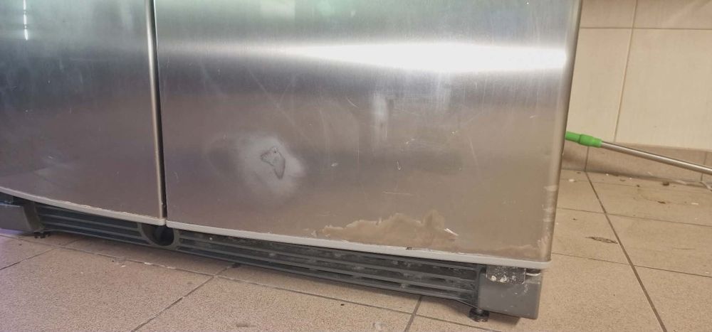 Lodówka Whirlpool z kostkarką i ekspresem do kawy