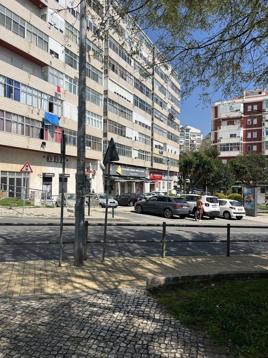 Quarto duplo e 2 casas de banho em Queluz