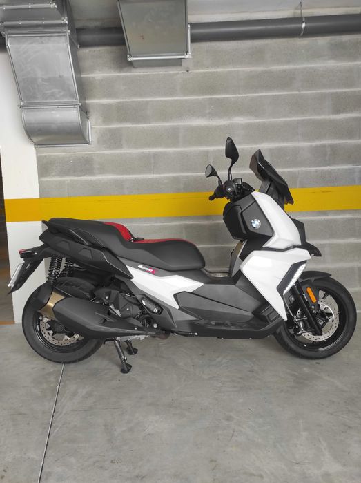 BMW C400X com 3800 km's