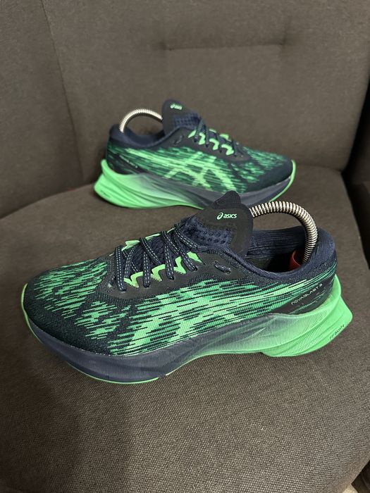 Asics Novablast 3 кросовки мужские 40