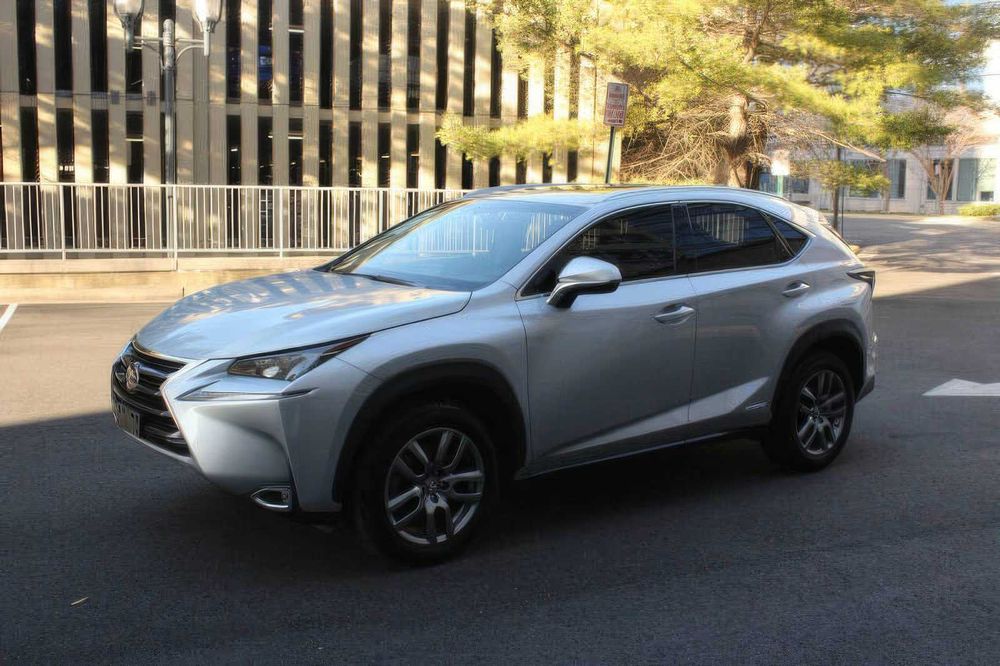 Lexus NX 300h      2019