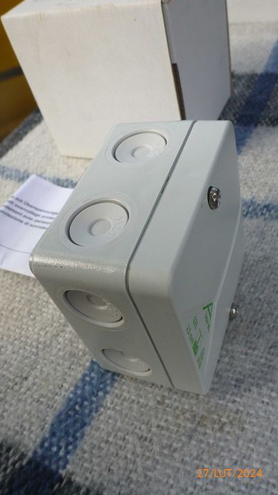 # Puszki natynkowe Siemens  AGS2S