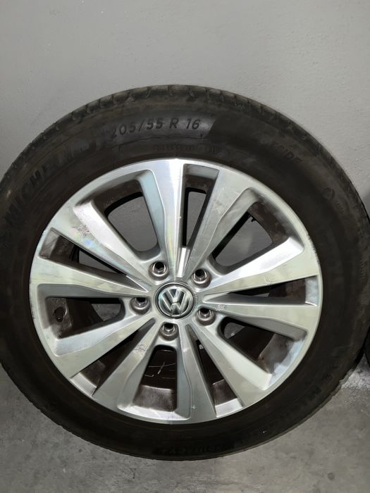 Jantes 16 originais Volkswagen com pneus michelin