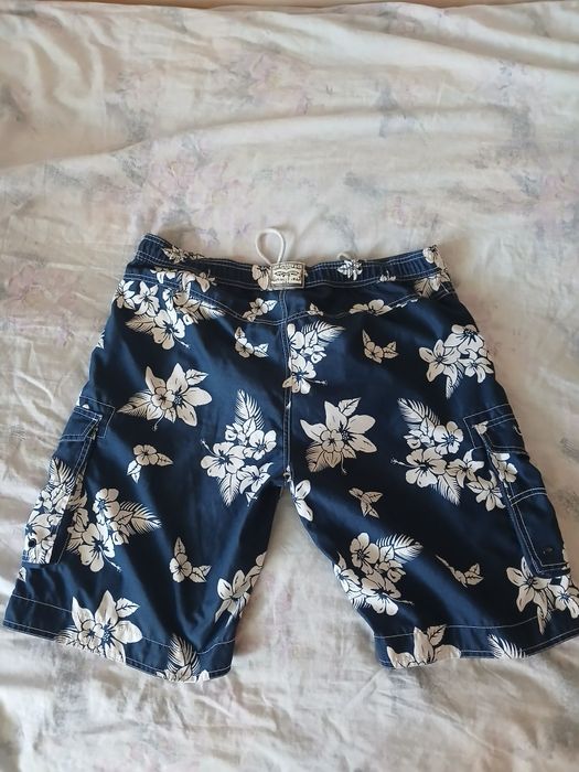 Продам шорти Levis