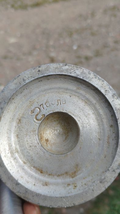 stary aluminiowy moździerz