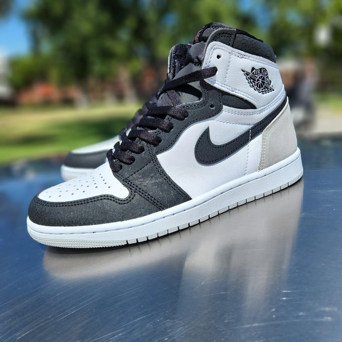 Jordan 1 Retro High OG Bleached Coral
Bleached Coral