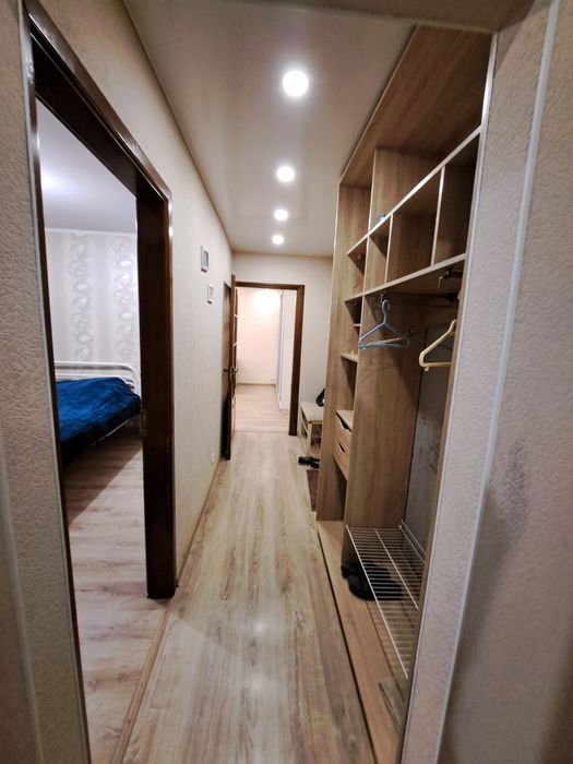 Аренда 2 ком.кв. на Лазурном ул.Быкова 9