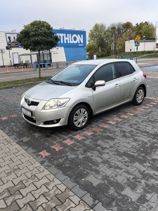 Sprzedam Toyotę Auris 1,6 b.