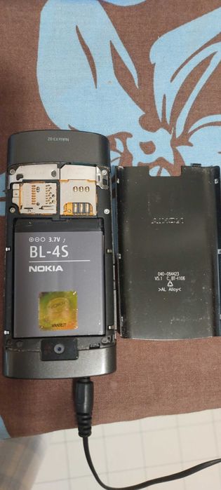 Nokia X3-02 com carregador