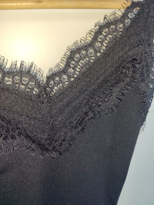 Koszulka top na ramiączkach czerń nowa