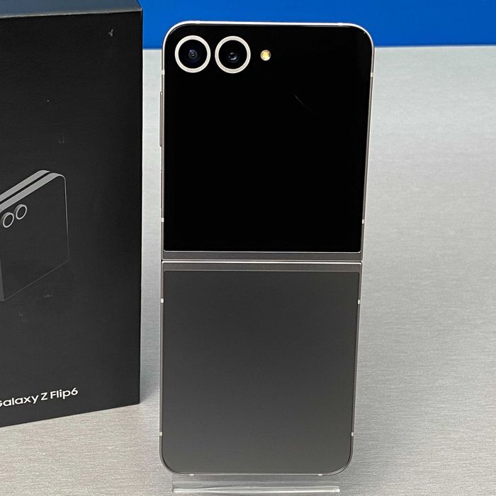 Samsung Galaxy Z Flip6 (12GB/512GB) - Silver