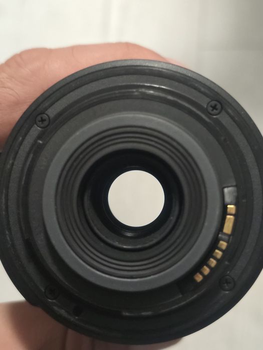 Objetiva Canon EF-S 55-250mm IS