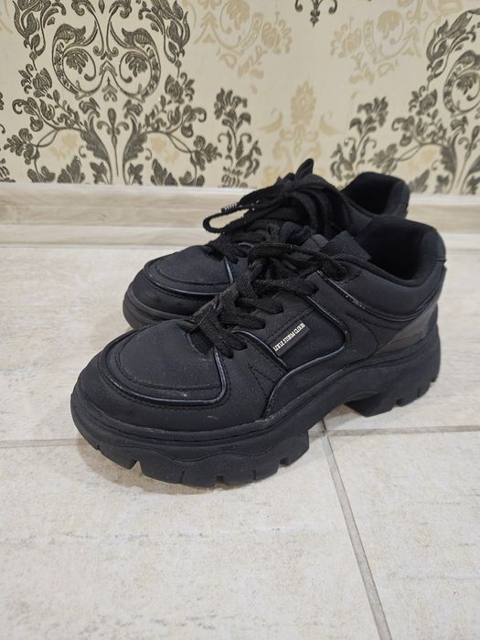 Кросівки Zara 34 розмір