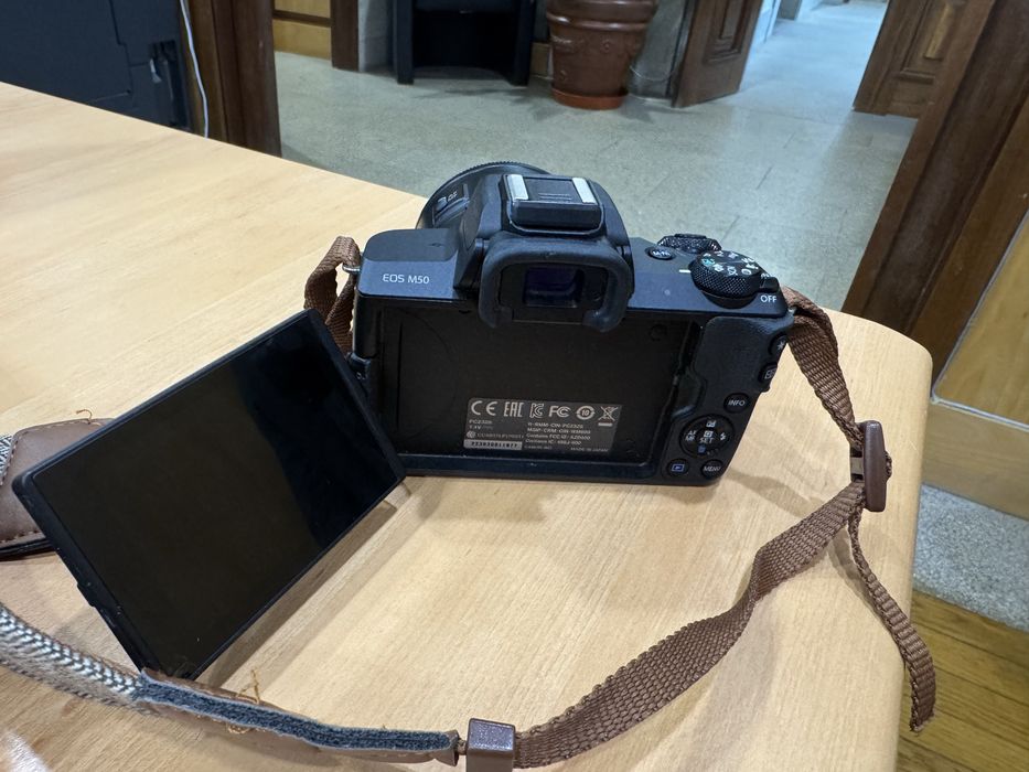 Canon M50 + 50mm + 18-45mm + Flash
