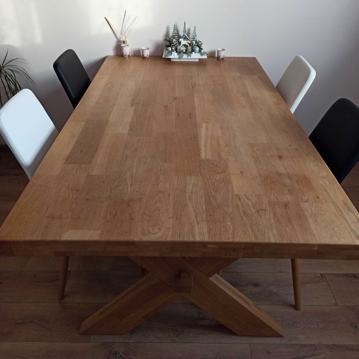 Sprzedam duży stół drewniany