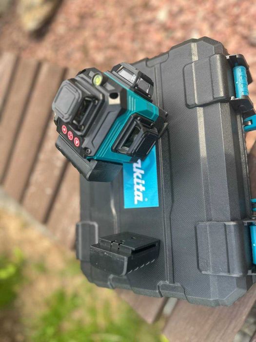 Лазерный уровень 4D 16 линий 2 АКБ Тринога Кейс Макита Makita