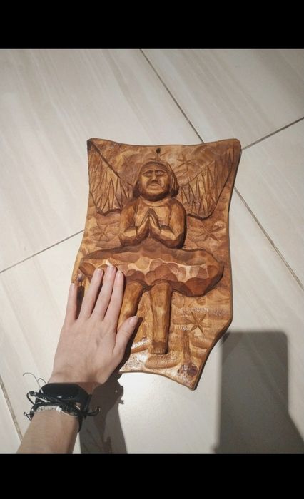 Płaskorzeźba anioł