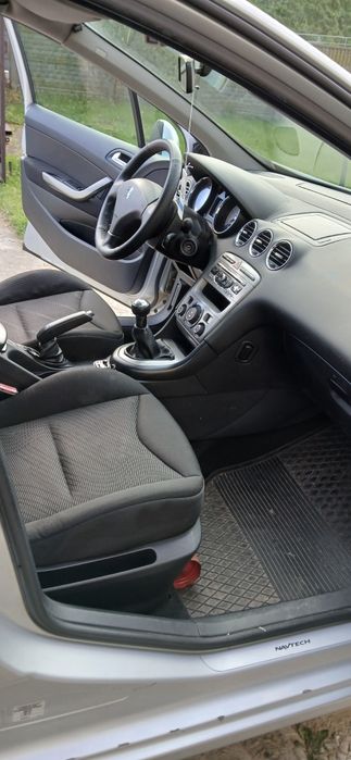 Peugeot 308 2009 rok