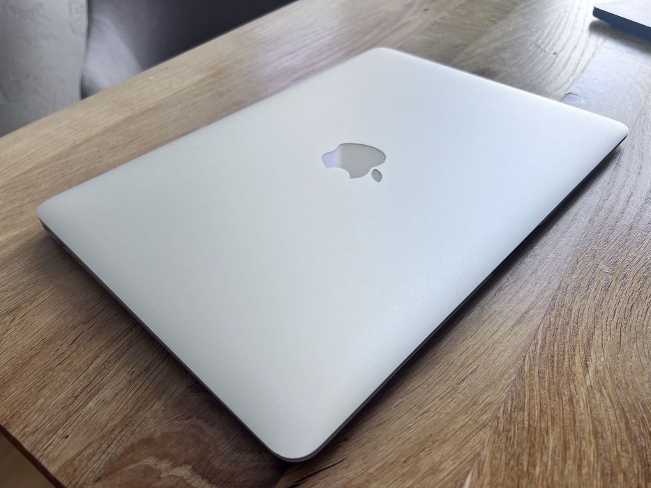 Apple MacBook Air 13" 2017 | i5 | 8GB RAM | Stan Bardzo Dobry