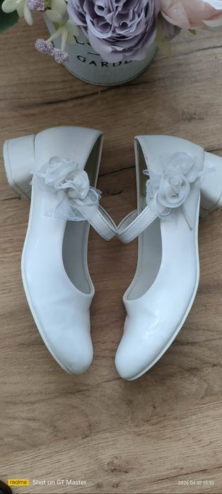 Buty komunijne 33 białe obcas