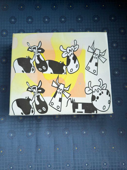 Conjunto novo para café – 6 canecas e 6 pratos com desenhos de vacas