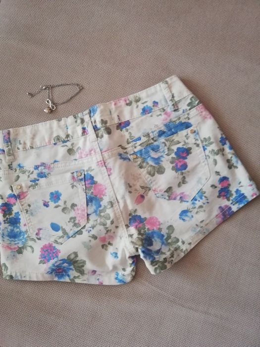 Spodenki w kwiaty+ GRATIS