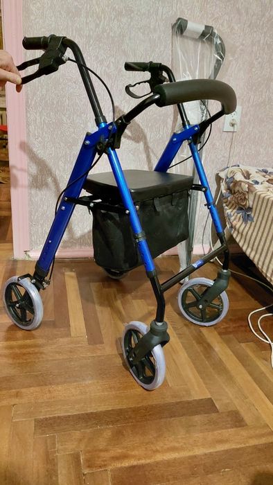 Ходунки, візок на колесах