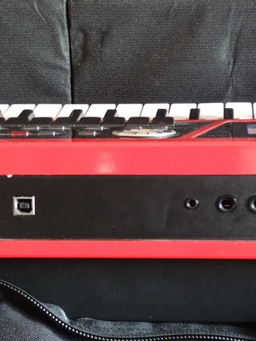 Keyboard Roland bk5