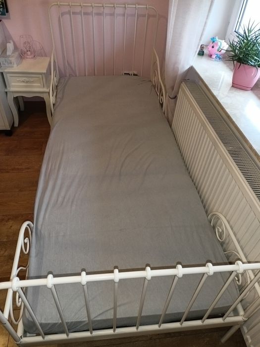 Łóżko Minnen rosnące z dzieckiem