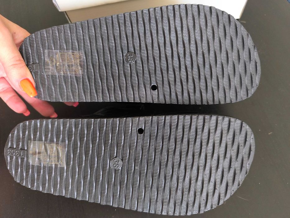Chinelas pretas 38 novas