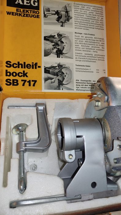 Esmeriladora AEG SB 717 portátil
