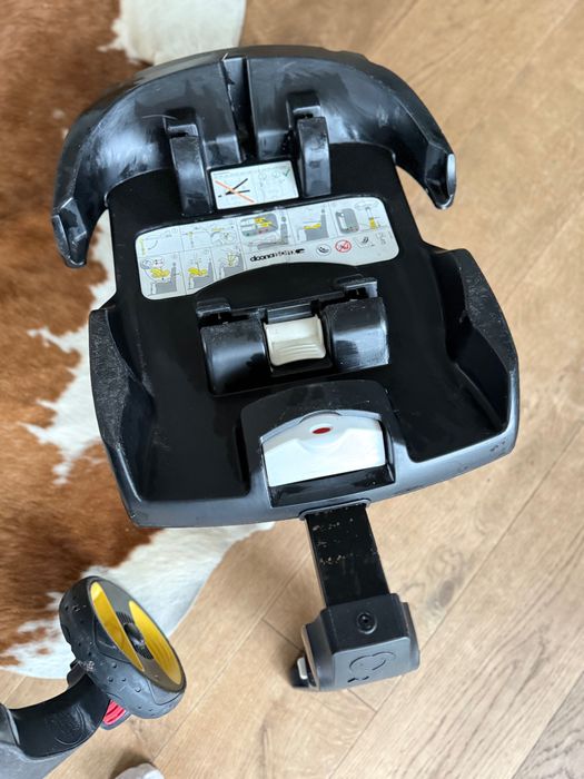 Fotelik Doona + /baza/ wkładka niemowlęca