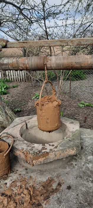 Криниця,чистка, поглиблення.Каналізація нова.