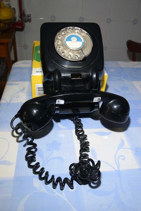 Telefone Antigo Preto de Parede