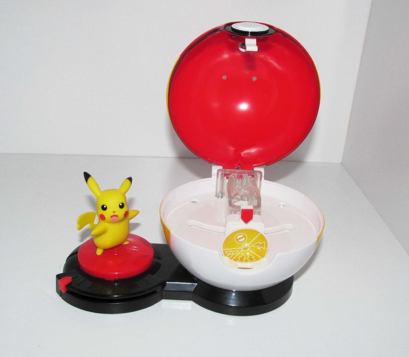 Pikachu F + Fast Ball Pokémon Surprise Attack Game, SA19