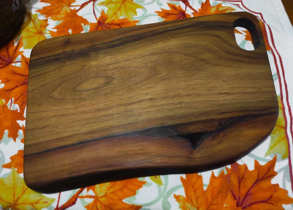 Ręcznie wykonane deski do krojenia, przystawek.