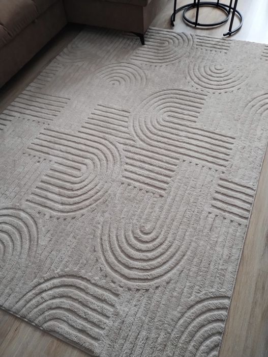 Beżowy dywan 140x200 antypoślizgowy